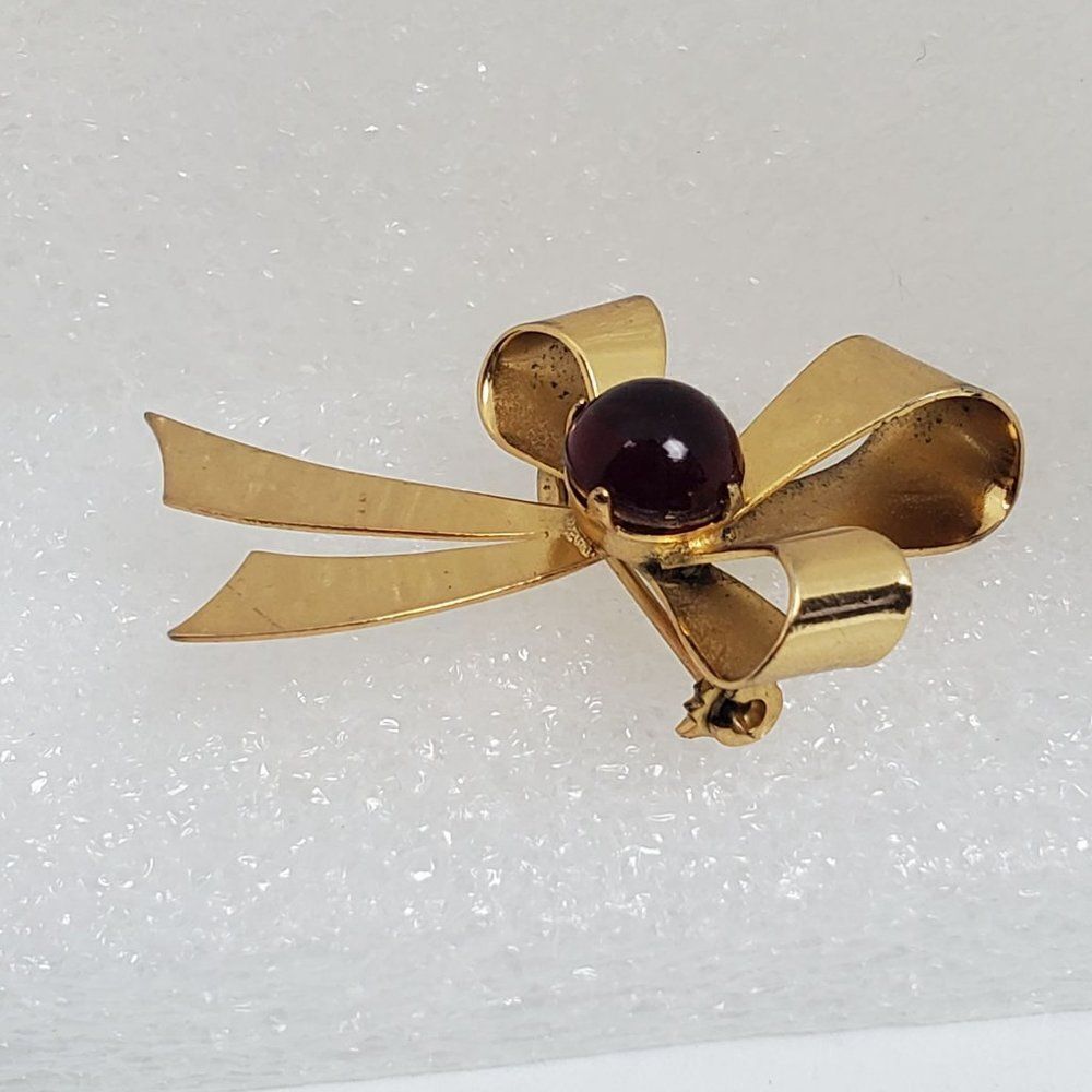 Vintage Coro Sterling Silver Gold Vermeil Red Glass Cabochon Ribbon‎ Brooch Pin - Picture 3 of 11
